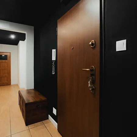Apartment Tymienieckiego 16f *