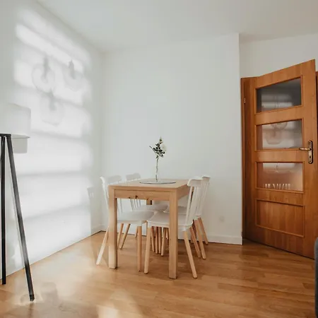 Apartment Tymienieckiego 16f